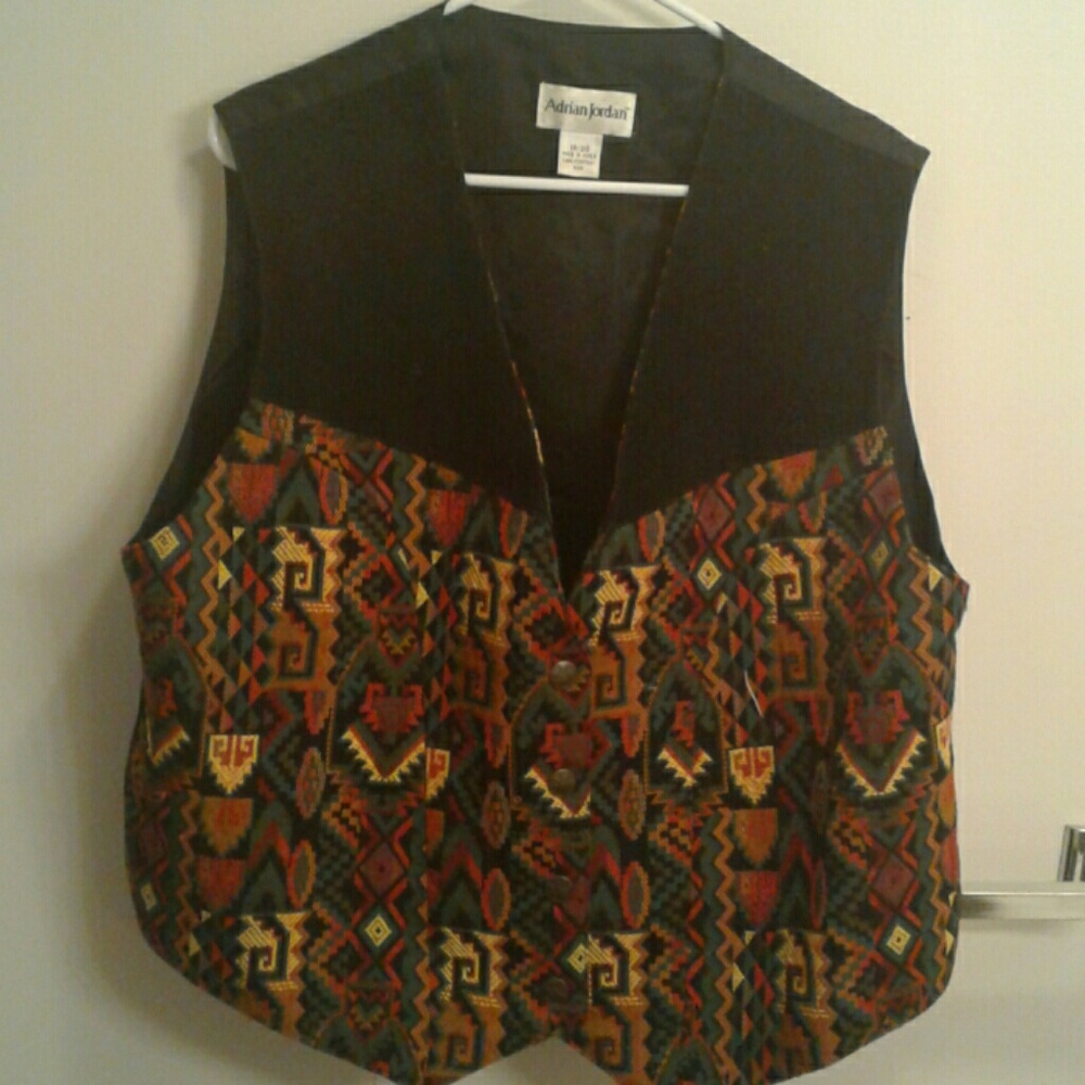 Vest - Picture 3 of 4